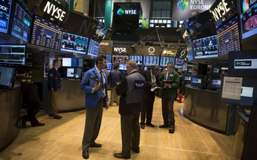 Na Wall Street nadal spadki