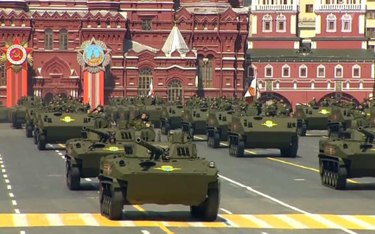 Rosyjska armia podczas parady wojskowej w Moskwie 9 maja 2015 roku