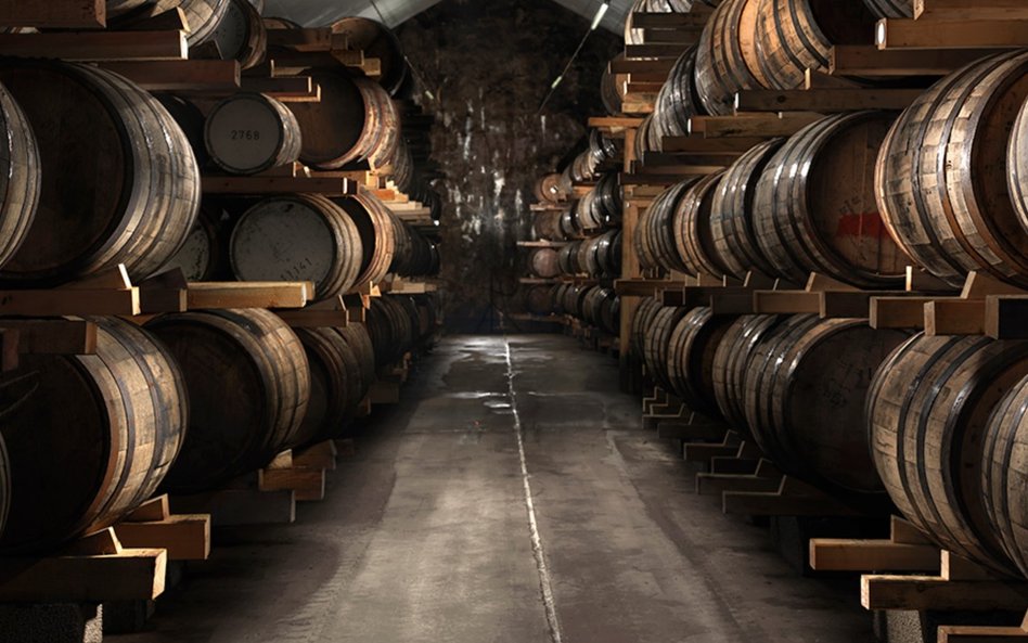 Szklaneczka whisky od sztucznej inteligencji