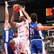 Polak Jordan Loyd oraz Fin Edon Maxhuni w towarzyskim meczu koszykarzy w Sosnowcu przed rozpoczynają