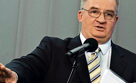 Jacek Saryusz-Wolski przekonał komisje: Spraw Zagranicznych i Budżetową PE. Na opór trafił w Prawnej