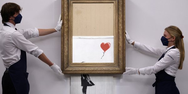 Banksy zdemaskowany. Czy anonimowość w świecie sztuki właśnie straciła swoją wartość