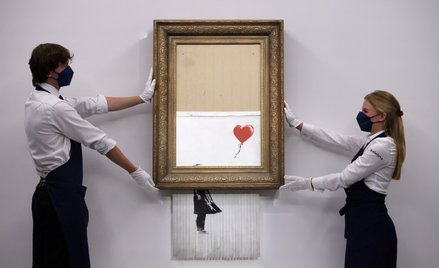 Dzieła Banksy’ego dotychczas osiągały ogromne ceny. W 2021 r. praca „Love is in the Bin” – która czę