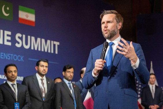 Wiceprezydent USA J.D. Vance w Bürgenstock