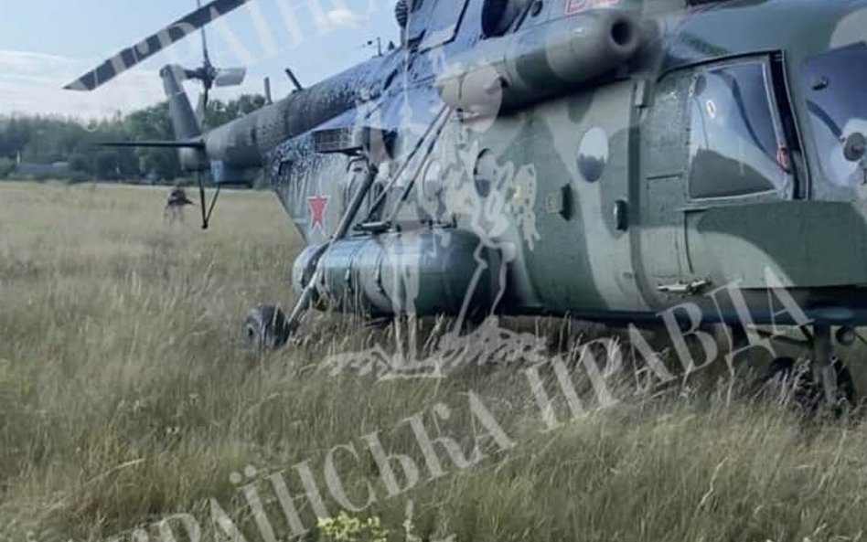 Śmigłowiec Mi-8 rosyjskich sił zbrojnych, który wylądował na Ukrainie