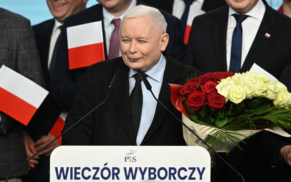 Jarosław Kaczyński po usłyszeniu wyników sondaży exit poll