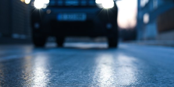 Fatalne warunki na drogach w niemal całej Polsce. IMGW ostrzega przed gołoledzią