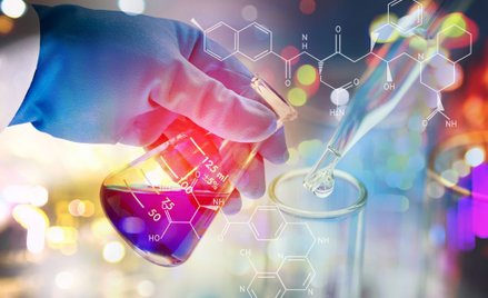 Synektik poprawia wyniki, ale akcje tanieją