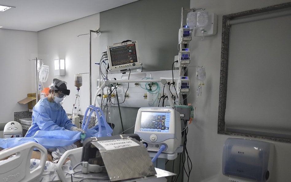 Epidemia w Polsce: 219 nowych przypadków. Zmarły cztery osoby
