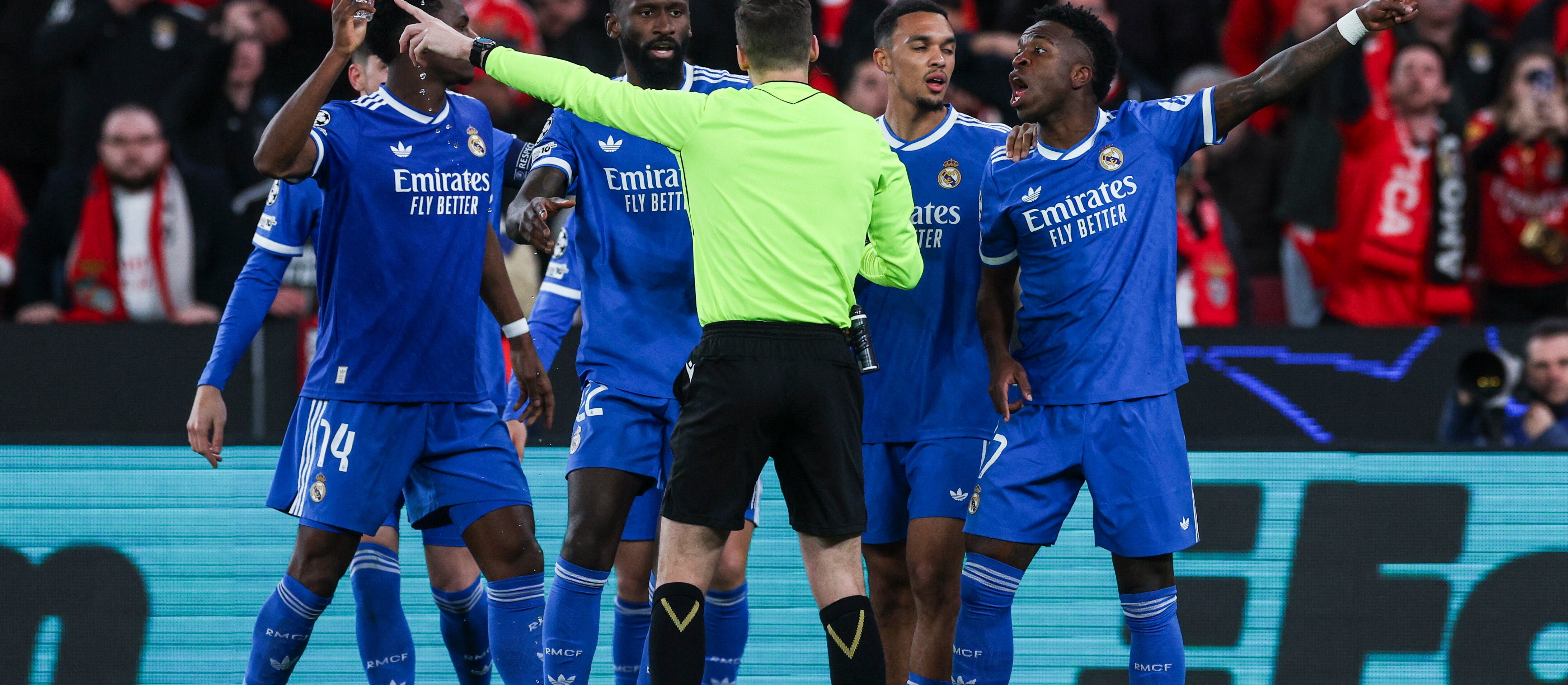 Rasistowski skandal w LM: Mecz Benfica – Real Madryt przerwany. Vinícius zszedł z boiska