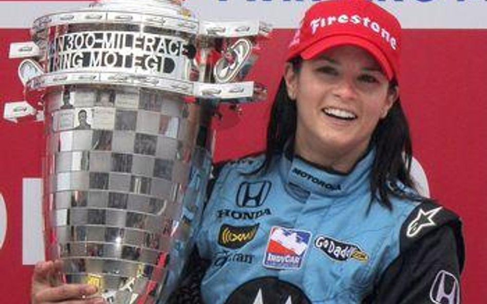 Danica Patrick wygrała jako pierwsza kobieta w historii wyścig samochodowy IndyCar Series. Od kiedy 