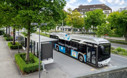W drugim kwartale 2026 r. 18 autobusów wodorowych Solarisa ma zasilić flotę miejskiego operatora w P