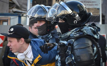 Manifestacje opozycji odbywają się w Moskwie w każdą sobotę.