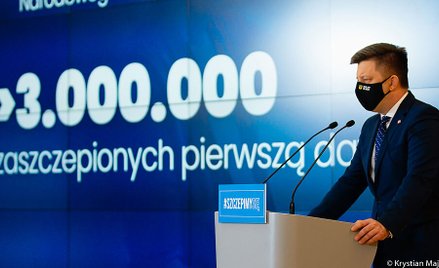 Koronawirus. Co ze szczepieniami 40-latków? "Usterka". Dworczyk wyjaśnia