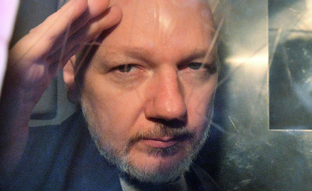 Assange odpowie za gwałt? Szwecja wznawia dochodzenie