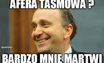 Polacy o dymisjach: O rok za późno