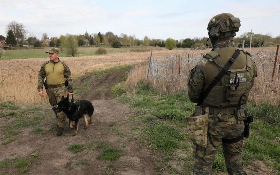 Patrol Straży Granicznej przy polsko-białoruskiej granicy