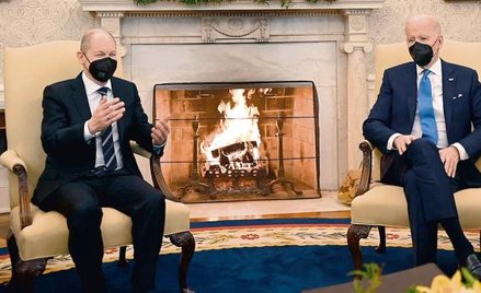Spotkanie w Białym Domu dowiodło, że to prezydent Biden (z prawej), a nie kanclerz Scholz, zadecyduj