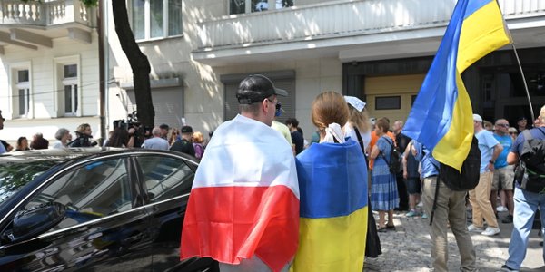 Polacy podzieleni ws. deportacji ukraińskich mężczyzn — sondaż