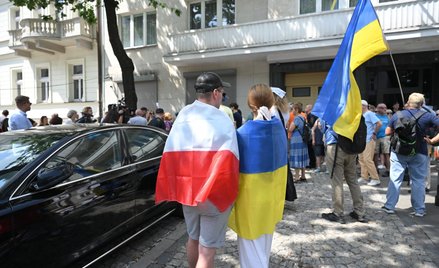 Sondaż. Wyborcy tak samo podzieleni jak politycy w sprawie deportacji Ukraińców