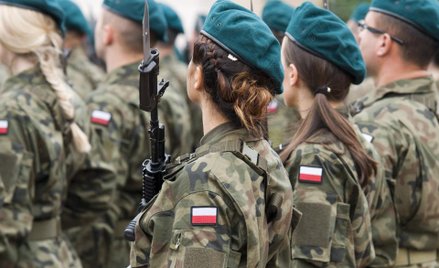 Mobbing i molestowanie kobiet w służbach mundurowych. "Zostają z tym same"