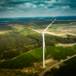 W 2021 r. doszło do przejęcia przez Grupę Orlen trzech lądowych farm wiatrowych na Pomorzu o łącznej