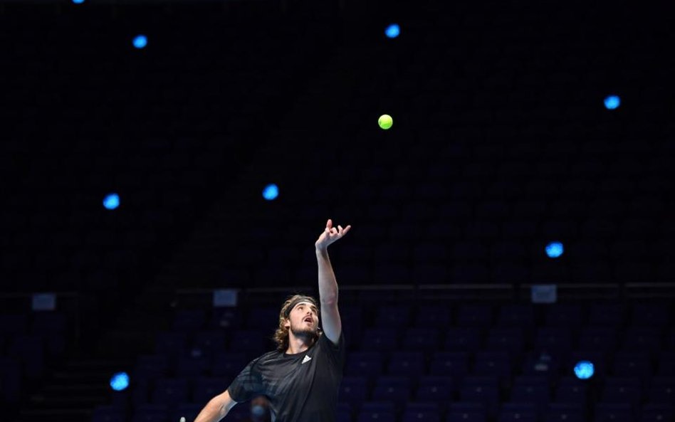 ATP Finals: Tsitsipas się nie poddaje