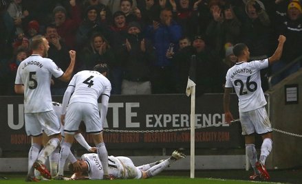 Swansea z Fabiańskim w bramce wygrywa z Arsenalem