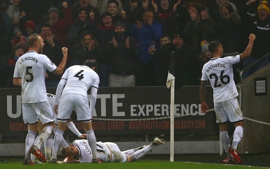 Swansea z Fabiańskim w bramce wygrywa z Arsenalem