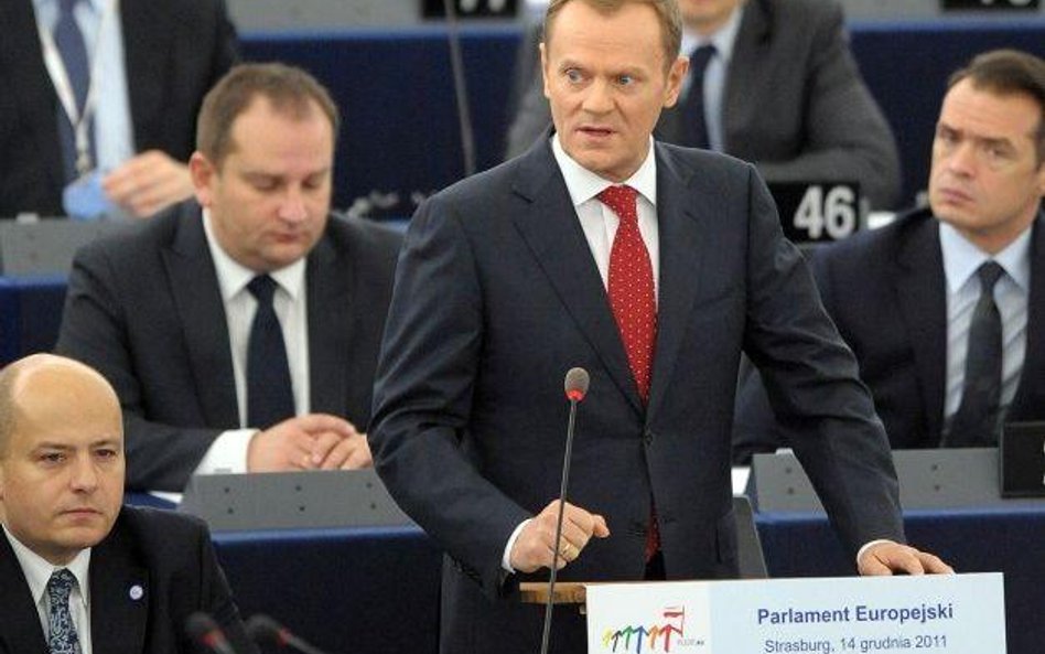 Tusk: sposób na kryzys to wspólnota