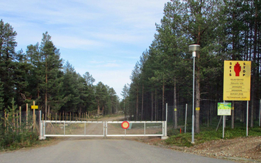 Droga do Petsamo. Brama graniczna pomiędzy Finlandią i Rosją, blisko wsi Nellim.