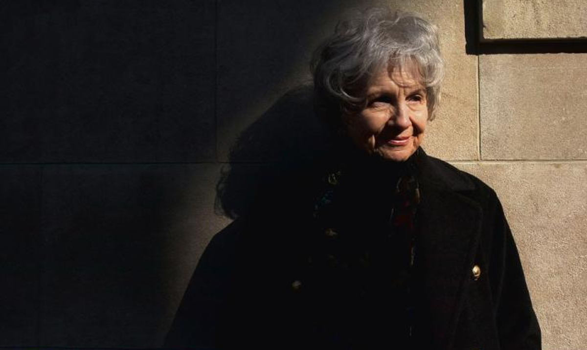 Элис манро. Элис Манро писательница. Элис писательница. (K) Alice Munro, a Canadian writer. Яндекс и Rex features/fotodomавтор фото jpg..