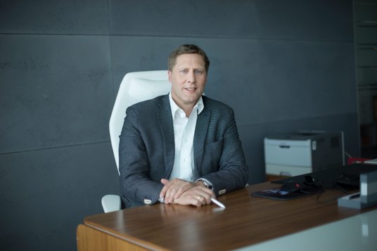 Andreas Maierhofer, prezes T-Mobile Polska, liczy na zmiany w prawie i stopniowo odbudowuje pozycję 