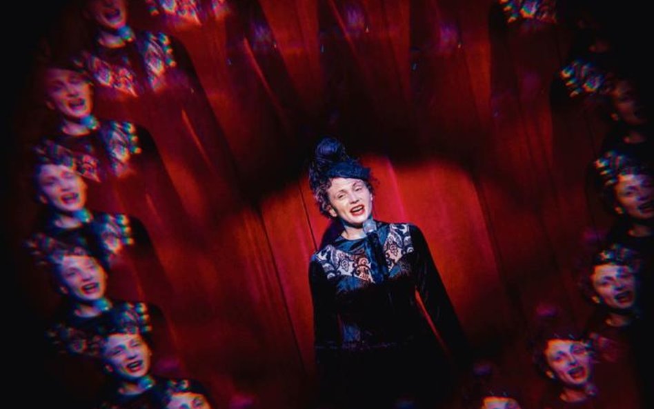 „Piękny nieczuły" reż. Edward Wojtaszek, Teatr Polonia