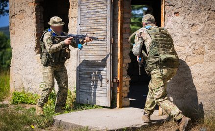 Ukraińscy żołnierze w czasie ćwiczeń