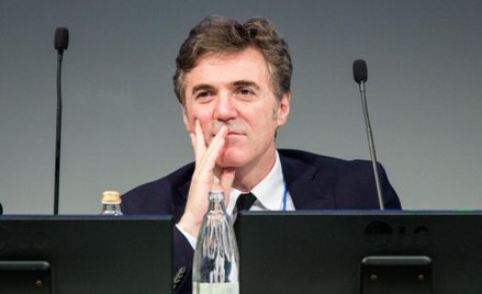 Złoty spadochron prezesa telekomu