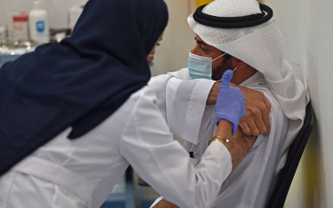 Koronawirus. W Arabii Saudyjskiej rozpoczęły się szczepienia na COVID