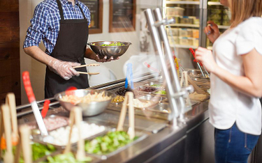 Obiad w formie otwartego bufetu pozwoli uniknąć PIT u pracownika - interpretacja podatkowa