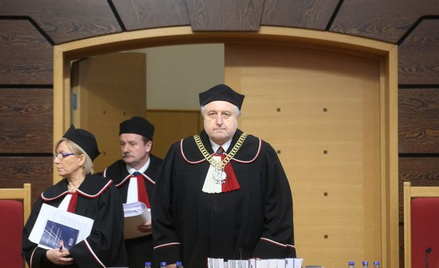 Prezes TK Andrzej Rzepliński oraz sędziowie Julia Przyłębska i Piotr Pszczółkowski