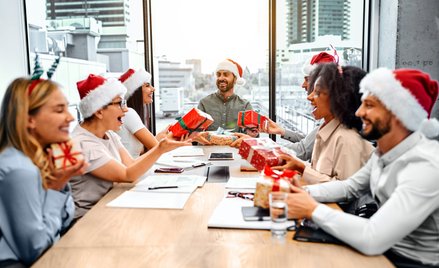 Tylko jeden na dziesięciu badanych w Polsce pracodawców nie planuje w tym roku żadnej świątecznej in