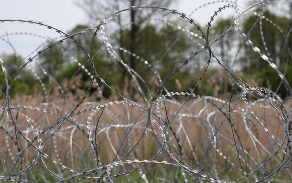 Drut kolczasty na granicy Polski z Białorusią