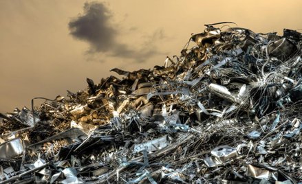 Aluminium topi firmy