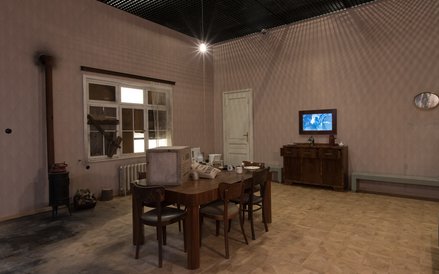 Mieszkanie warszawskiej rodziny po zakończeniu okupacji niemieckiej, 8 maja 1945 r