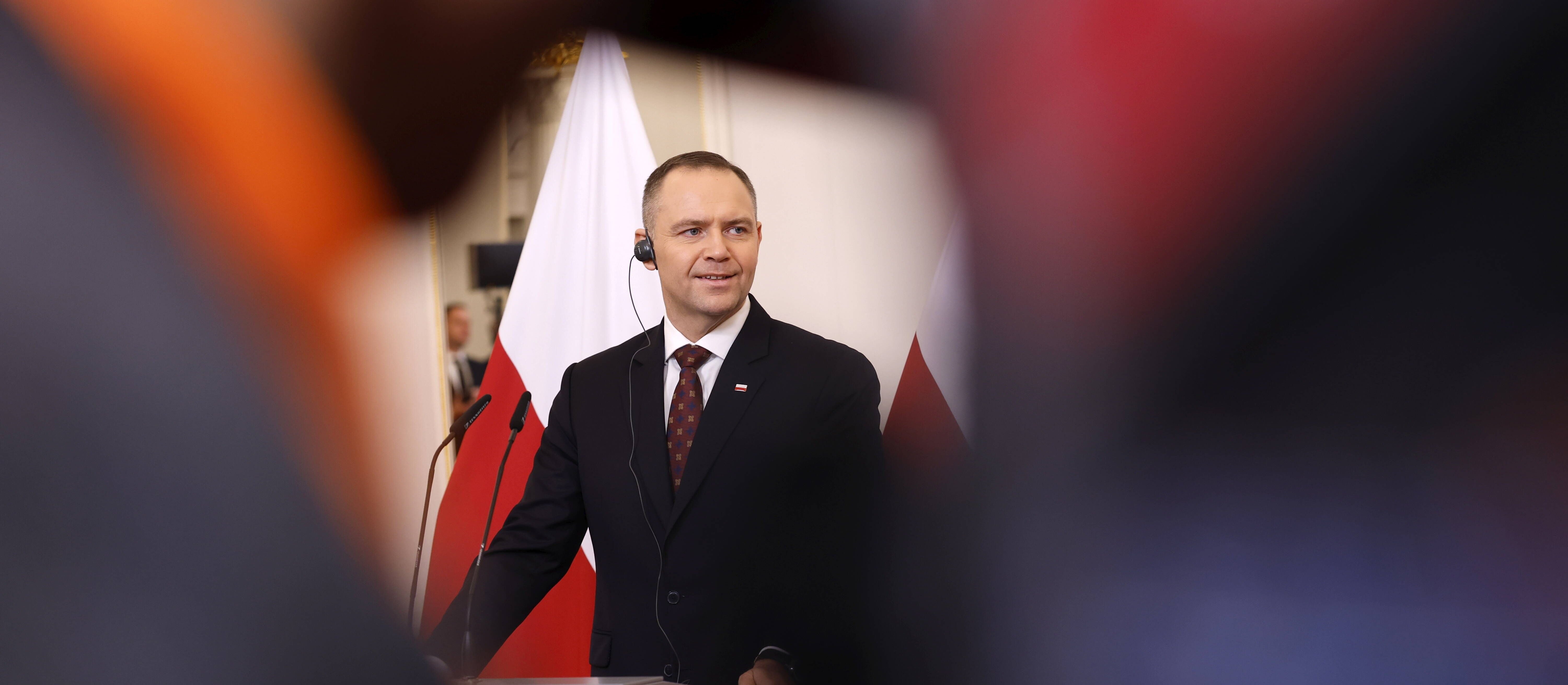 Sondaż: Czy Polacy chcą, by prezydent podpisał ustawę o statusie osoby najbliższej?