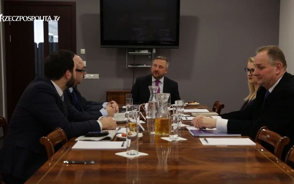 Debata „Rzeczpospolitej”: Polska bez smogu? Rozwiązaniem są czyste technologie