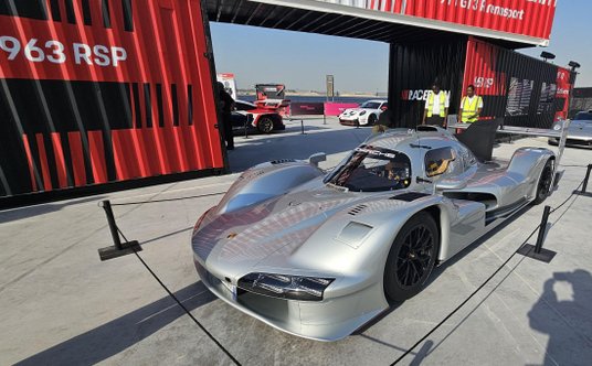 Icon of Porsche Dubaj 2025