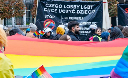 Wizja świata prawicowców zawiera więcej lęków niż wizja lewicowców