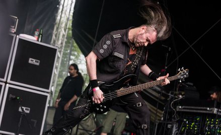 Chojnice: Burmistrz odwołał koncert przez okładkę płyty "z księdzem któremu ktoś przecina gardło krz