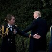 Dolar pozostaje słaby, rynek czeka na podpis Trumpa