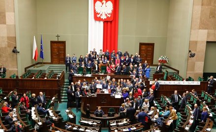 Posłanka PiS proponuje: Puszczać im TV Trwam, może się nawrócą